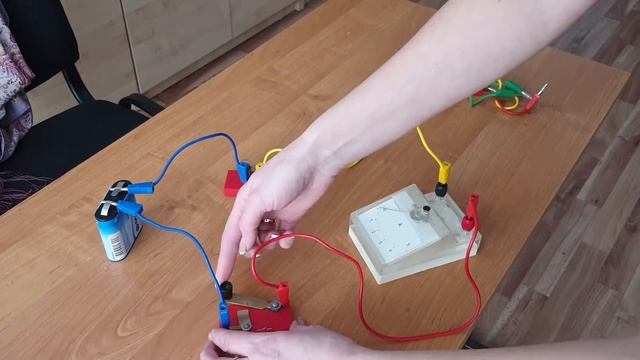 Лабораторная работа № 4 по физике для 8 класса "Сборка электрической цепи и измерение силы тока " смотреть онлайн