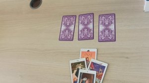 " Чем сейчас занимается загаданный человек?" таро просмотр