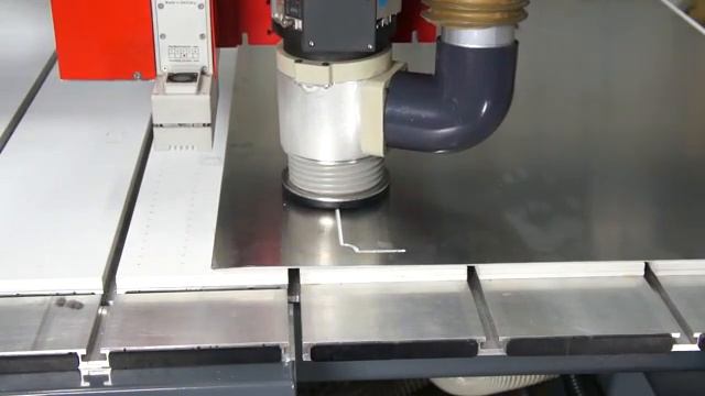 Cutting of Aluminium 3 mm with pressure foot