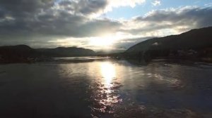 Место, где Бия берёт своя начало из Телецкого озера, Горный Алтай