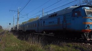 Дизель-поезд ДР1-011 и приветливый машинист