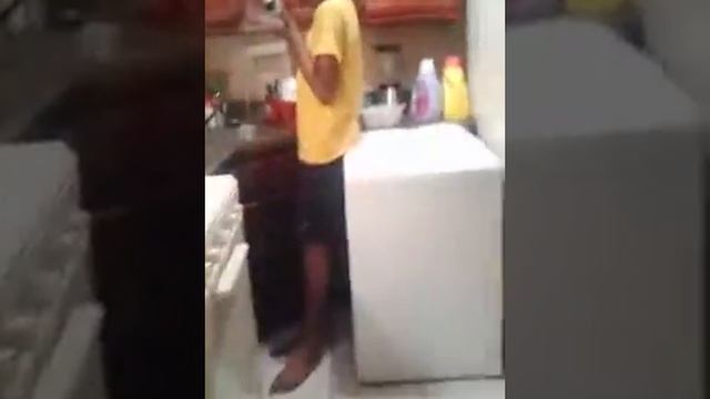 The worst person at flying airhog helicopter смотреть онлайн