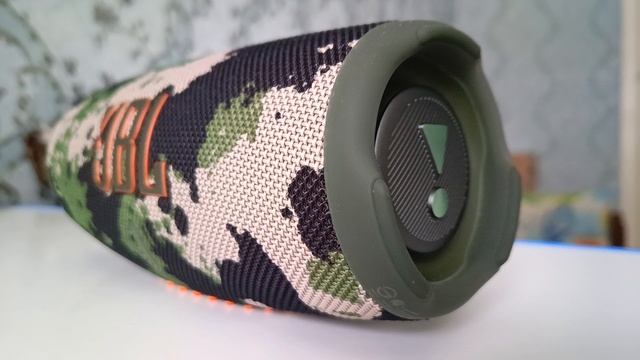 JBL Flip 6 vs JBL Charge 5 смотреть онлайн