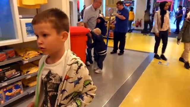 Challenge Кто быстрее в магазин игрушек смотреть онлайн