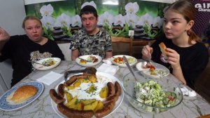 мукбанг. Маратик приболел, ответили на самые популярные комментарии