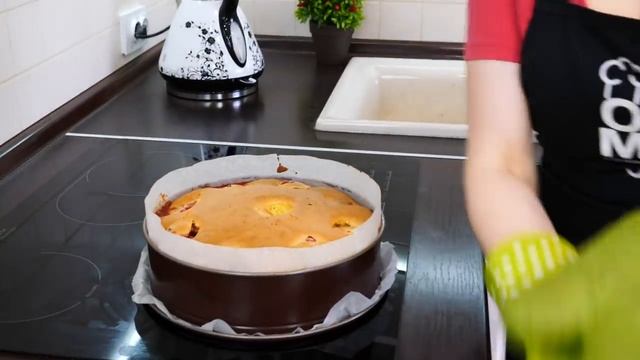 Яблочный пирог (шарлотка)