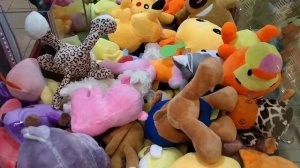 РАЗОРИЛИ АВТОМАТ ХВАТАЙКА!!!🤩 Клешня не отдаёт нам игрушку!😳