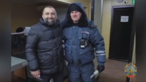 Сотрудники ГУ МВД России по СКФО на ФКПП «Ищерское» оказали помощь мужчине, которому стало плохо