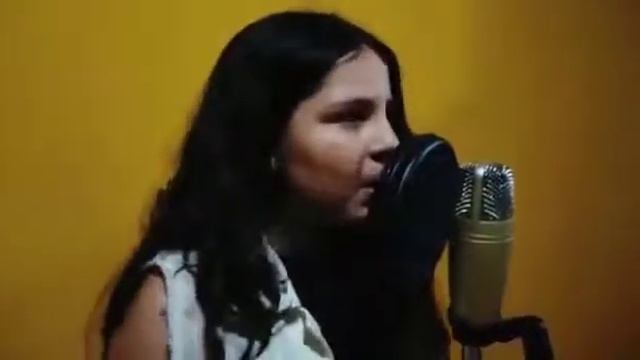 Isabella cantando para sus abuelos смотреть онлайн