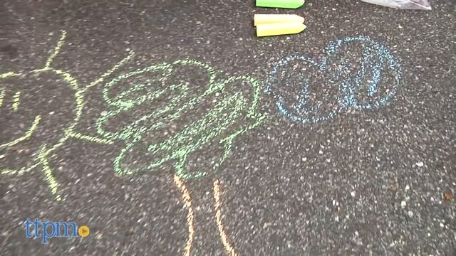 Washable Sidewalk Chalk Neon 3-D Chalk Set from Crayola смотреть онлайн