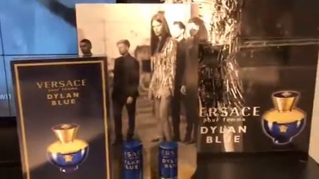 Gianni Versace Dylan Blue perfume femme смотреть онлайн