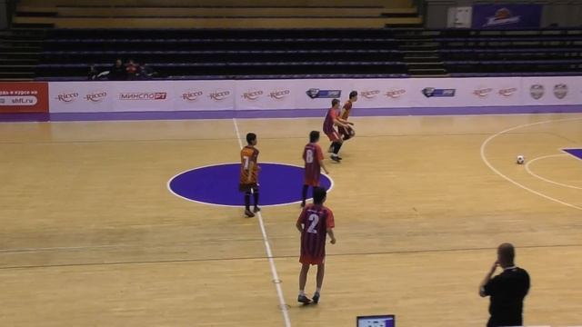 Школьная Футбольная Лига 2019. Быки (101) vs Тигры (41). 7:3 смотреть онлайн