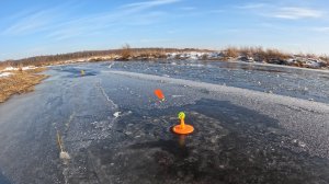 Первый лёд на речке! (1)