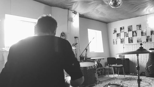 Alloise - IN A BIG CITY [DRUM COVER] смотреть онлайн