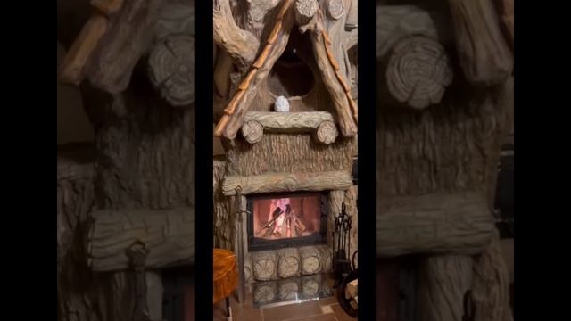 Посетили с девочками домик хоббита на оленьей ферме.