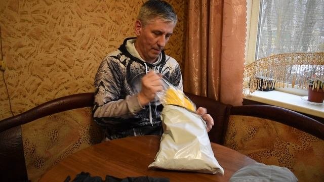 Купил одежду с браком. Мешок с одеждой.