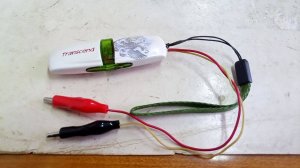 Зарядное устройство в корпусе от флешки