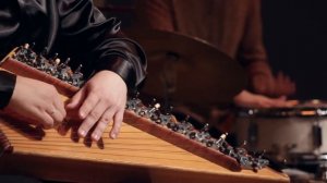 Спонтанная импровизация на гуслях во время записи