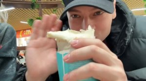 Приятного аппетита тебе, Солнышко наше... набирайся сил и отдыхай больше...