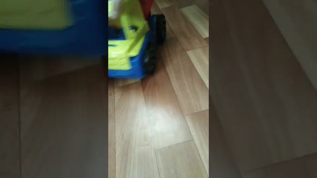 Распаковка новой игрушки самосвал смотреть онлайн