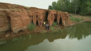 Красная круча, Букобайские яры, Париж