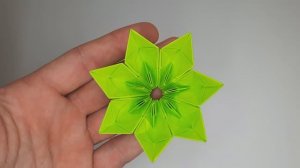 Цветок ПОДАРОК из бумаги своими руками! Поделки на 8 Марта