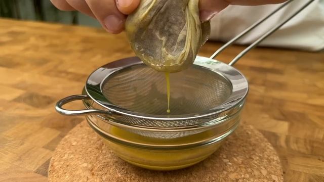 Großvaters graues Haar begann schwarz zu werden Sein Haar sieht aus wie damals, als er jung war смотреть онлайн