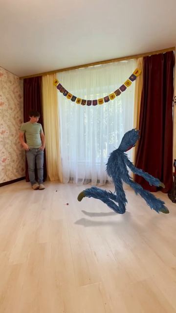 Страх хагги вагги из Poppyplaytime! Настоящий живой говорящий Хаги Ваги испугался пауков. Пранк хаг смотреть онлайн