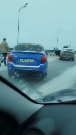 ❗️ДТП произошло на Президентском мосту.
Движение затруднено в сторону правого берега.