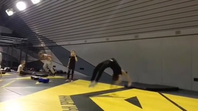 Аглая Банделюк клуб CheerLika 4.12.19 смотреть онлайн