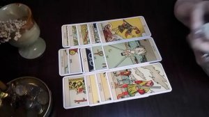 Гадание Таро. Что он думает обо мне? Что планирует?