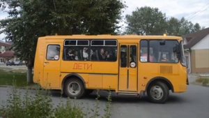 "весь автобус машет* паз 32054-07 отвозит детей