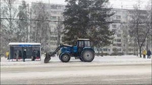 В Заволжье ведётся механизированная уборка тротуаров и автомобильных дорог