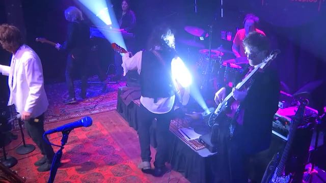 Street Fighting Band - The World's Greatest Rolling Stones Tribute смотреть онлайн