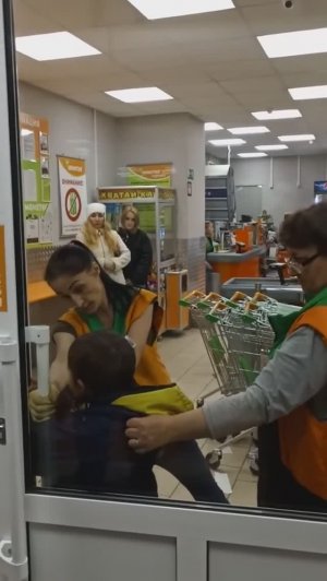 Пацана 8 лет поймали на краже в монетке верхняя салда ул.спортивная