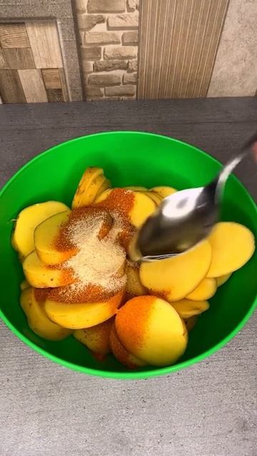 #shorts Картошка с салом на шпажках. Вкуснейший рецепт 😋