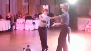 Танго "Ну.погоди!" Школа Босса-Нова. Исполняют Лариса Новицкая и Марсель Сайфутдинов