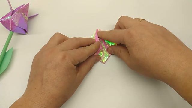 Тюльпан из бумаги для скрапбукинга. Цветы из бумаги. Оригами Scrapbooking paper tulip. Paper flowers