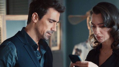 Полёт птицы - 1 сезон 1 серия / Kus Uçusu