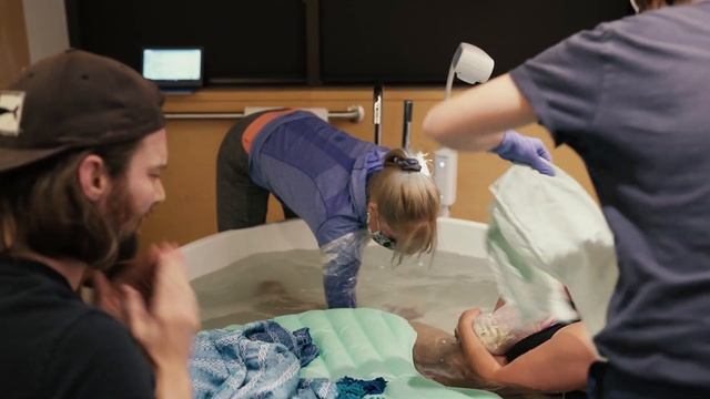 Sunny's Birth Center Birth смотреть онлайн