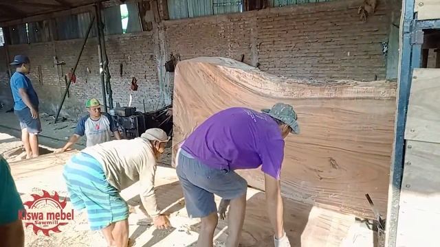 Kayu trembesi mewah seharga 650jt ! dibayar lunas juragan nikel dari american bahan papan solid смотреть онлайн