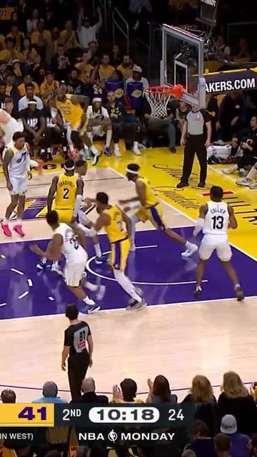LeBron and Luka show off their one-legged fadeaways! 