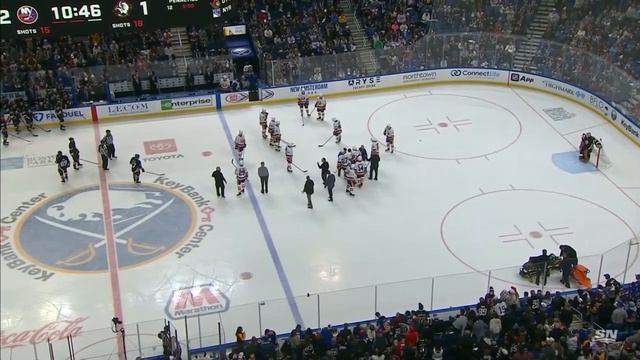 Mike Reilly Exits After Scary Hit From Jordan Greenway