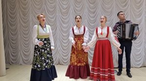 "Сирень у крылечка"