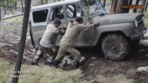 Внедорожник УАЗ 469 4x4 созданная для бездорожья, военная машина, СССР, 1971 год
