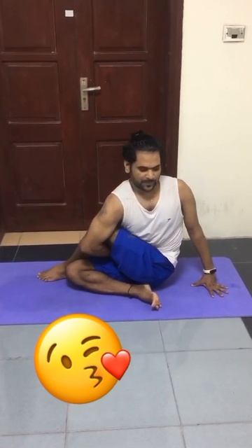 ShortBeta Advanced Ardha MatsyendrAsana variation || Yoga Sandeep Hanoi Vietnam смотреть онлайн