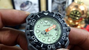 CITIZEN VS CITIZEN Full Lume Dial Skirmish - NY0137-09A VS BN0227-25X