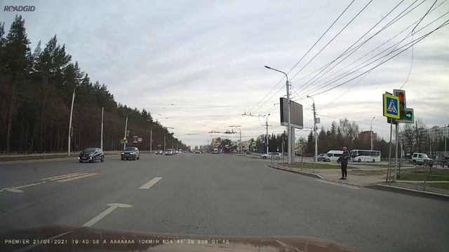 В галерее повисеть