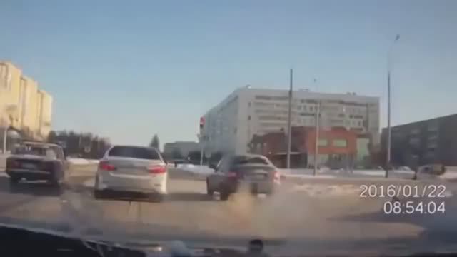 ЖЕСТКИЕ АВАРИИ смотреть онлайн