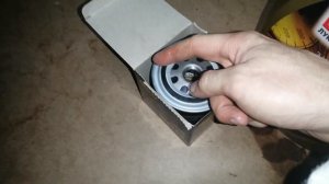 замена масла в двигателе, лукойл люкс 5w40, разборка фильтра шевроле нива